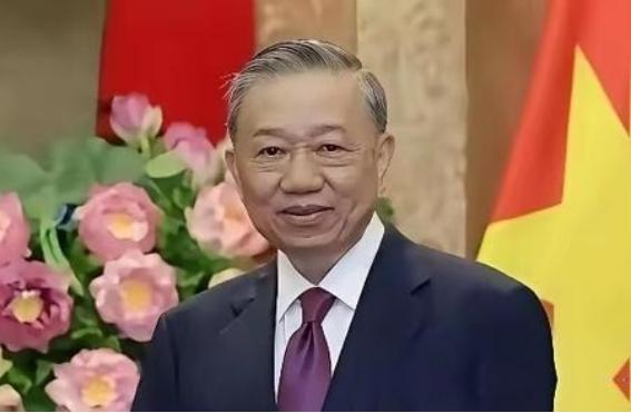 菲律宾倒向了美国，新加坡倒向了美国，柬埔寨倒向了美国，越南也在倒向美国的路上..