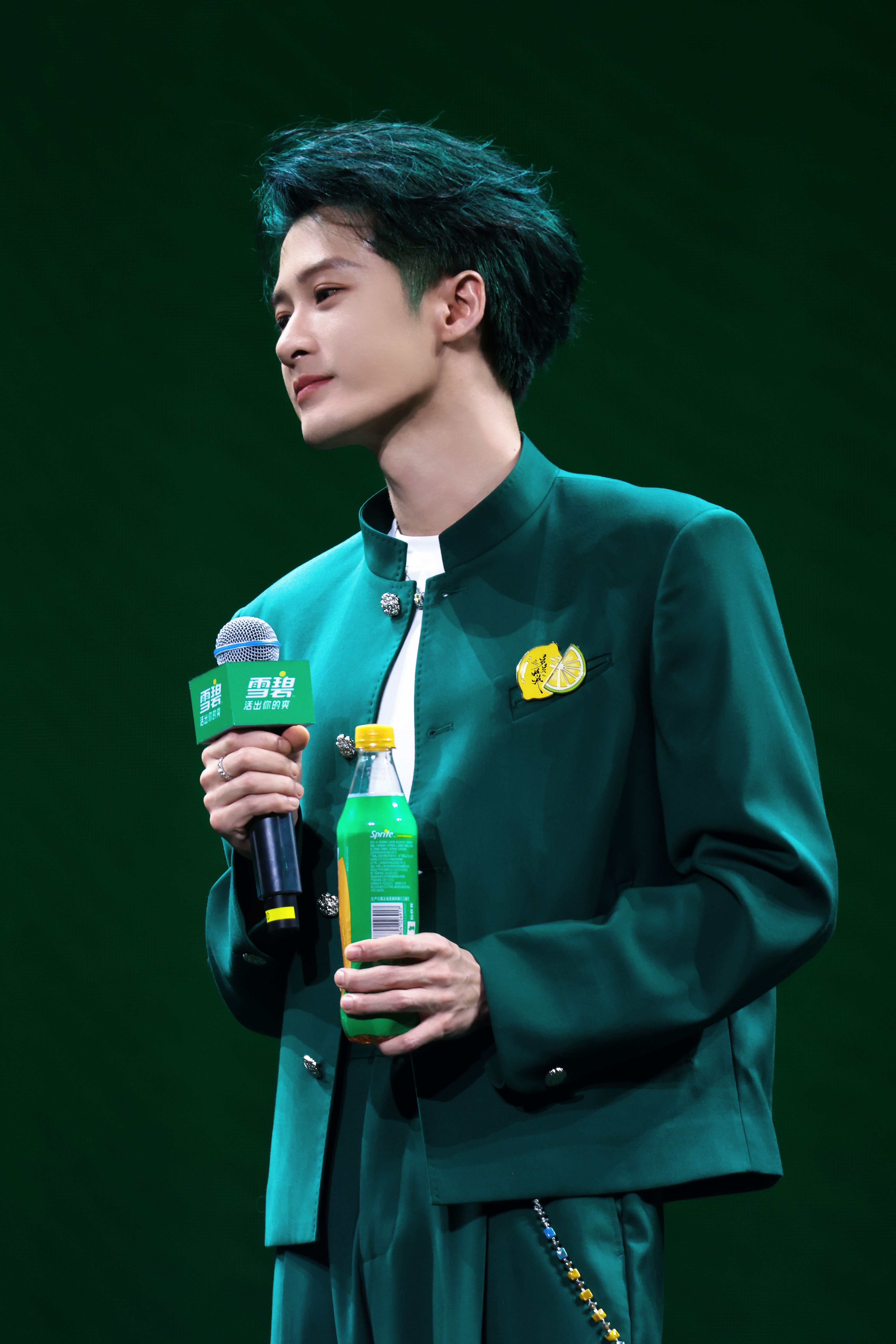 📷 名品檀帝赏味区💋 （未完待编辑）檀健次绿发 .檀健次雪碧校园音乐大赛现场
