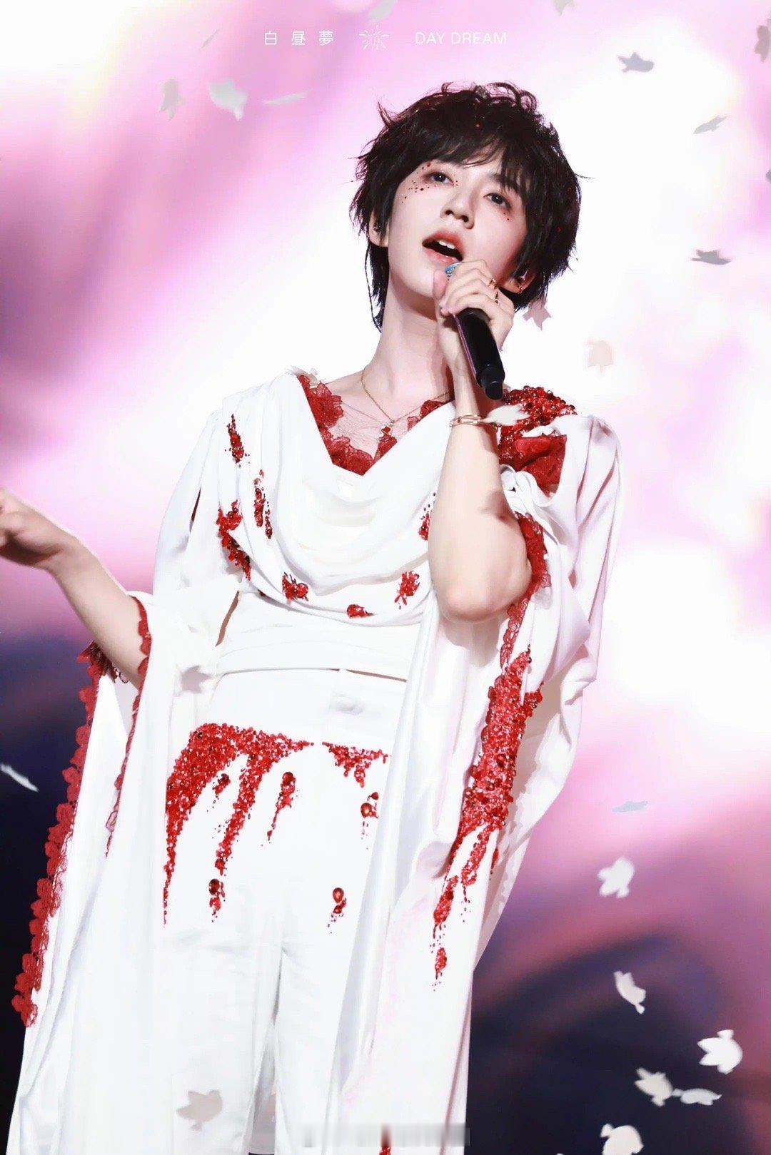 网传贺峻霖给宋亚轩的音综当主持 时代峰峻这次居然这么大方，贺峻霖宋亚轩双双有外务