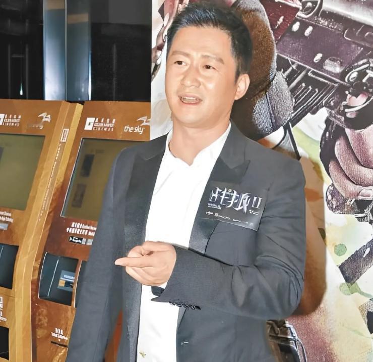 2015年，吴京东拼西凑了1.5亿筹拍《战狼2》，他打电话给于谦：“谦哥，我这里