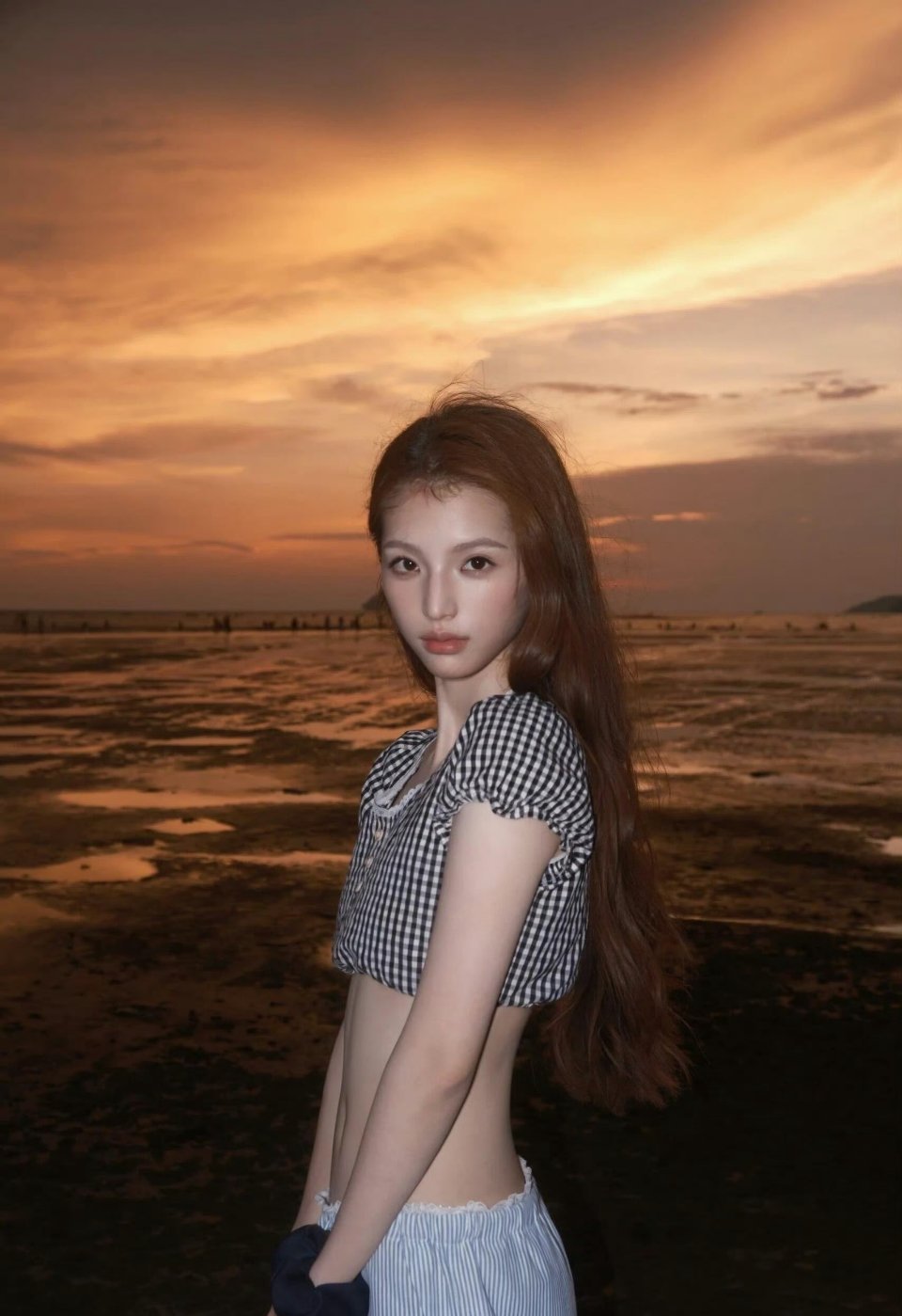 李闽轩瘦到肋骨清晰可见李闽轩不是北电校考违规，成绩取消的那位吗？现在是又想浮出水