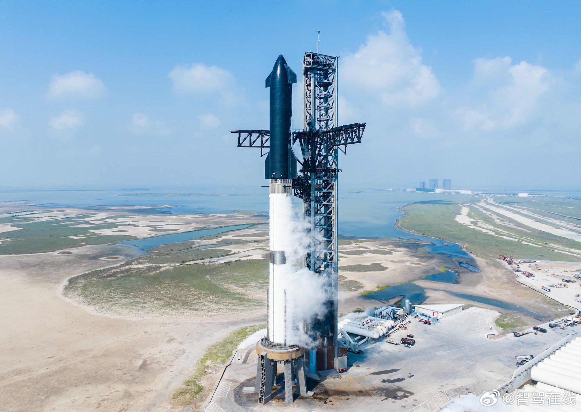 马斯克考虑收购MeshSpaceX拟收购光模块公司SpaceX持续扩张技术版图，