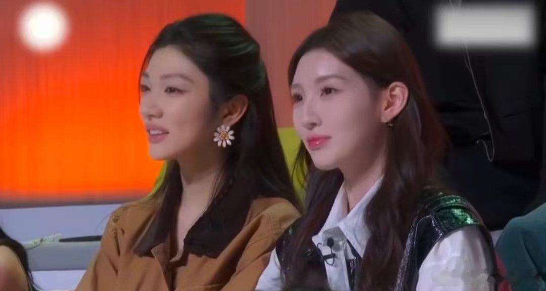 尚雯婕脑瓜子转了三百六十度 选手抛出项目谜题后，尚雯婕的“逻辑大脑”立刻上线！精