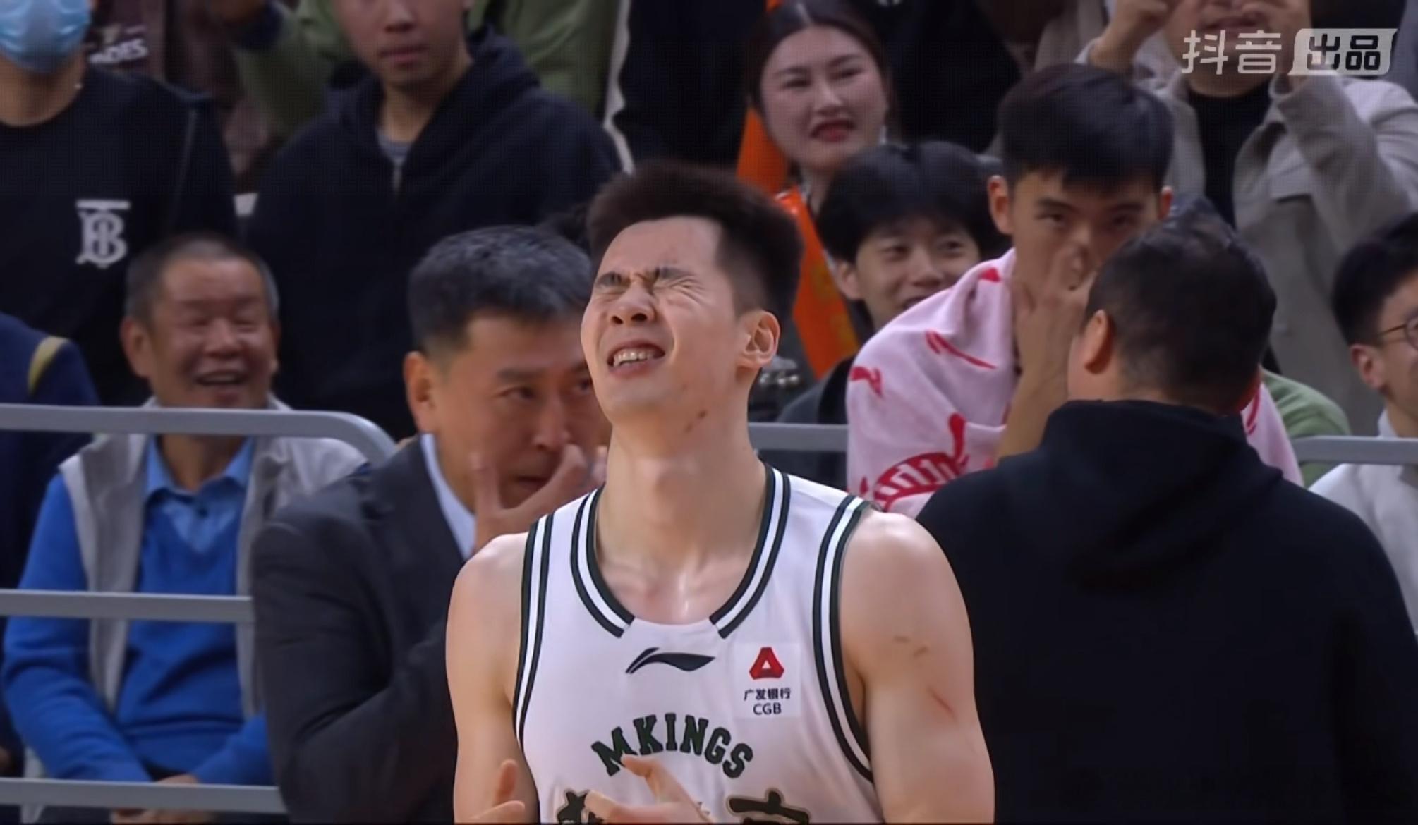 遗憾错失绝杀 郭昊文常规时间贡献36分 全场比赛能否贡献一个40+？郭昊文36分