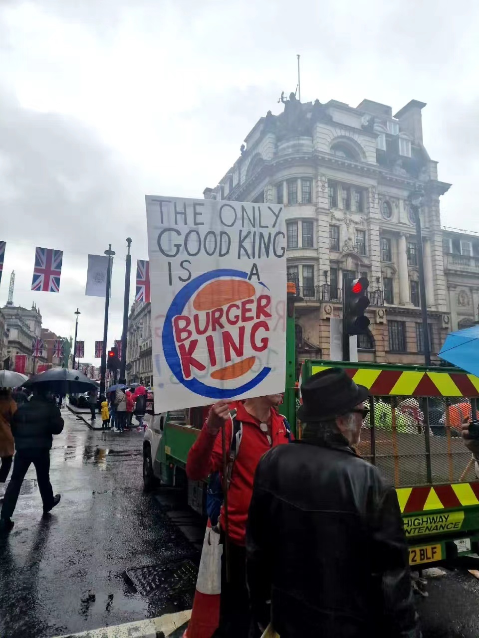 英王登基，汉堡王打钱[笑cry] ​​​