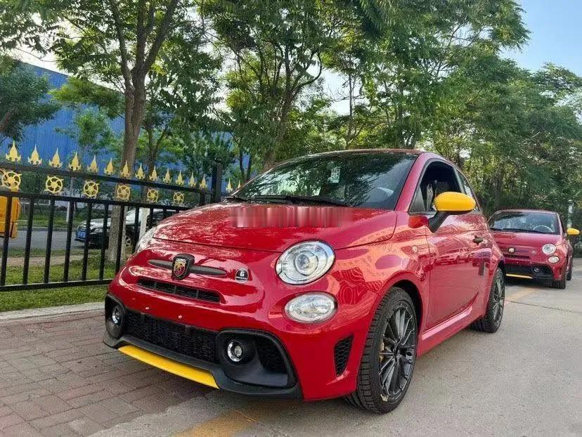 37.5万，165马力，手动变速箱，这些小家伙在港口已经待了两年了，这样的高性能