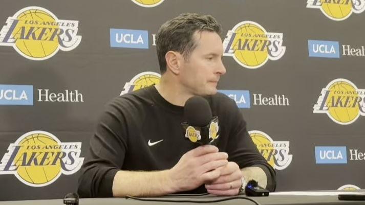 雷迪克的巨大错误，他在球队输给雷霆30多分的，还让队内最好的两名球员东契奇和里弗