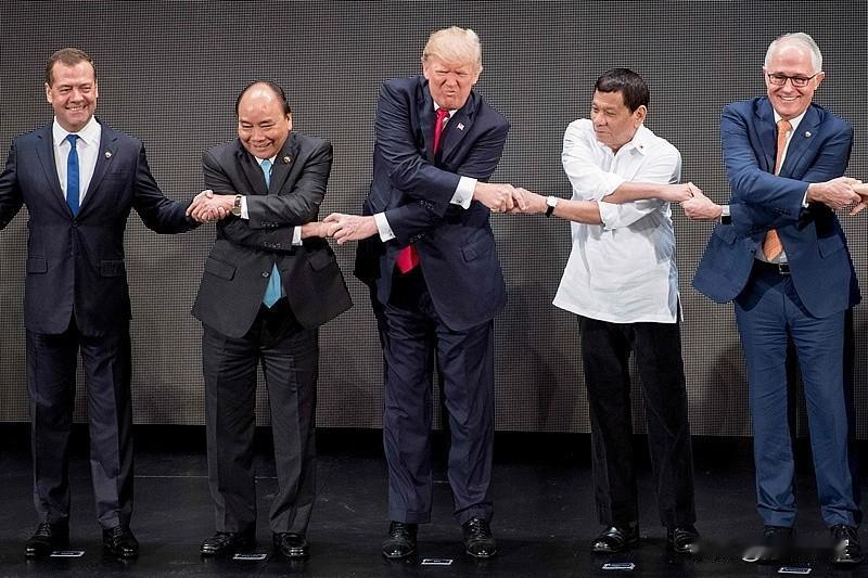 为得诺奖拼了？“特朗普要求主持，还不让中方在场”。特朗普有意愿在本月晚些时候前往