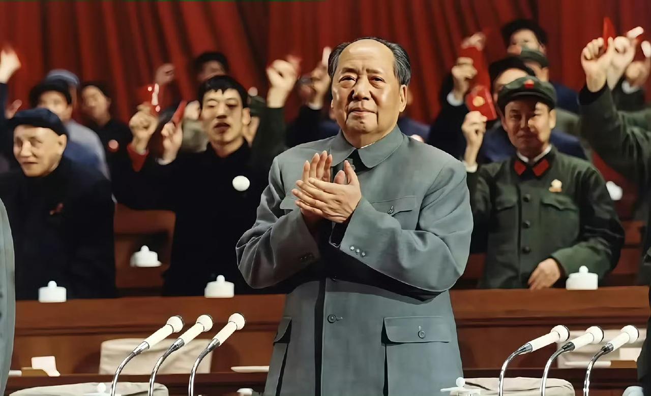 马背上吟诗，窑洞里用兵。
从井冈山到长征，从抗战到解放，运筹帷幄之中，决胜千里之