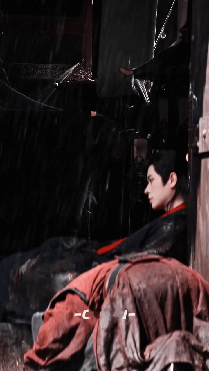 谁懂丞磊雨中这39秒的疯感就这个纯正疯批暴君味任何人没看过丞磊这一段我都会伤心的
