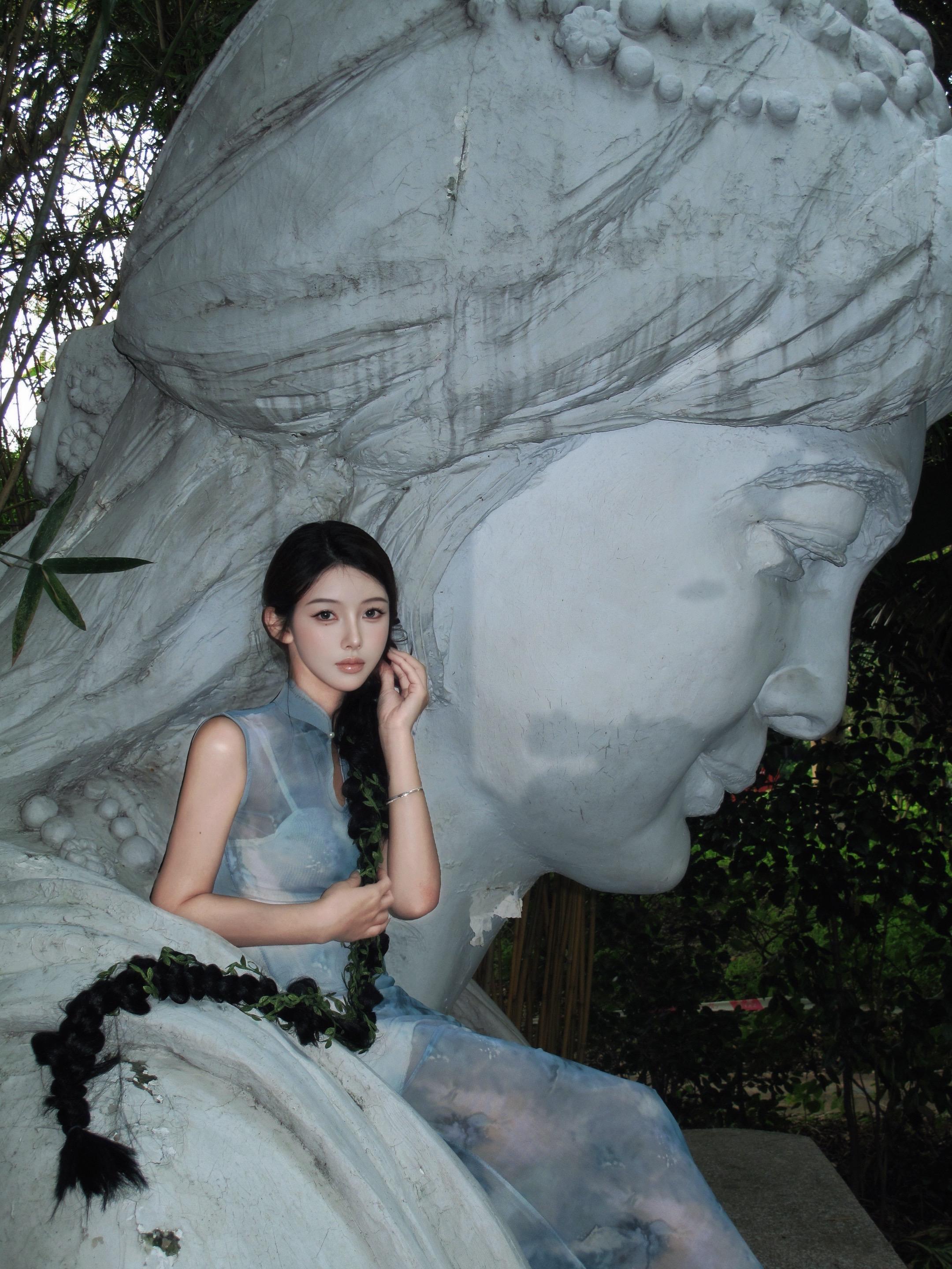 生命是一袭华美的袍子，上面爬满了虱子-张爱玲