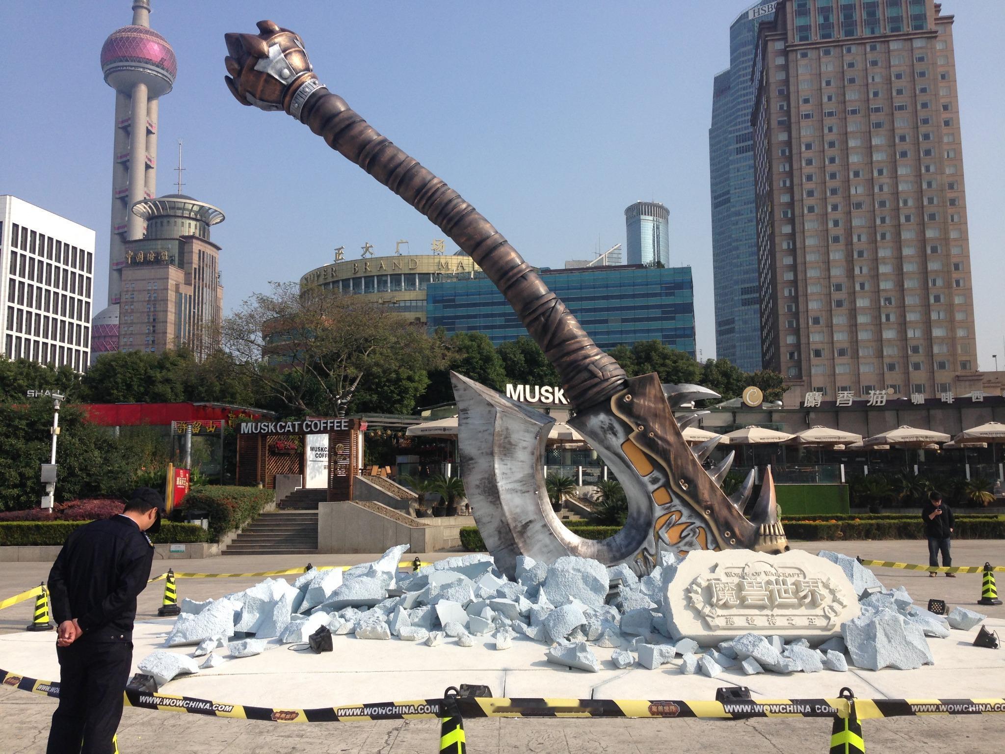 今天，上海，陆家嘴，这个场面重现。啊，忘了我是军事博主了。 ​​​