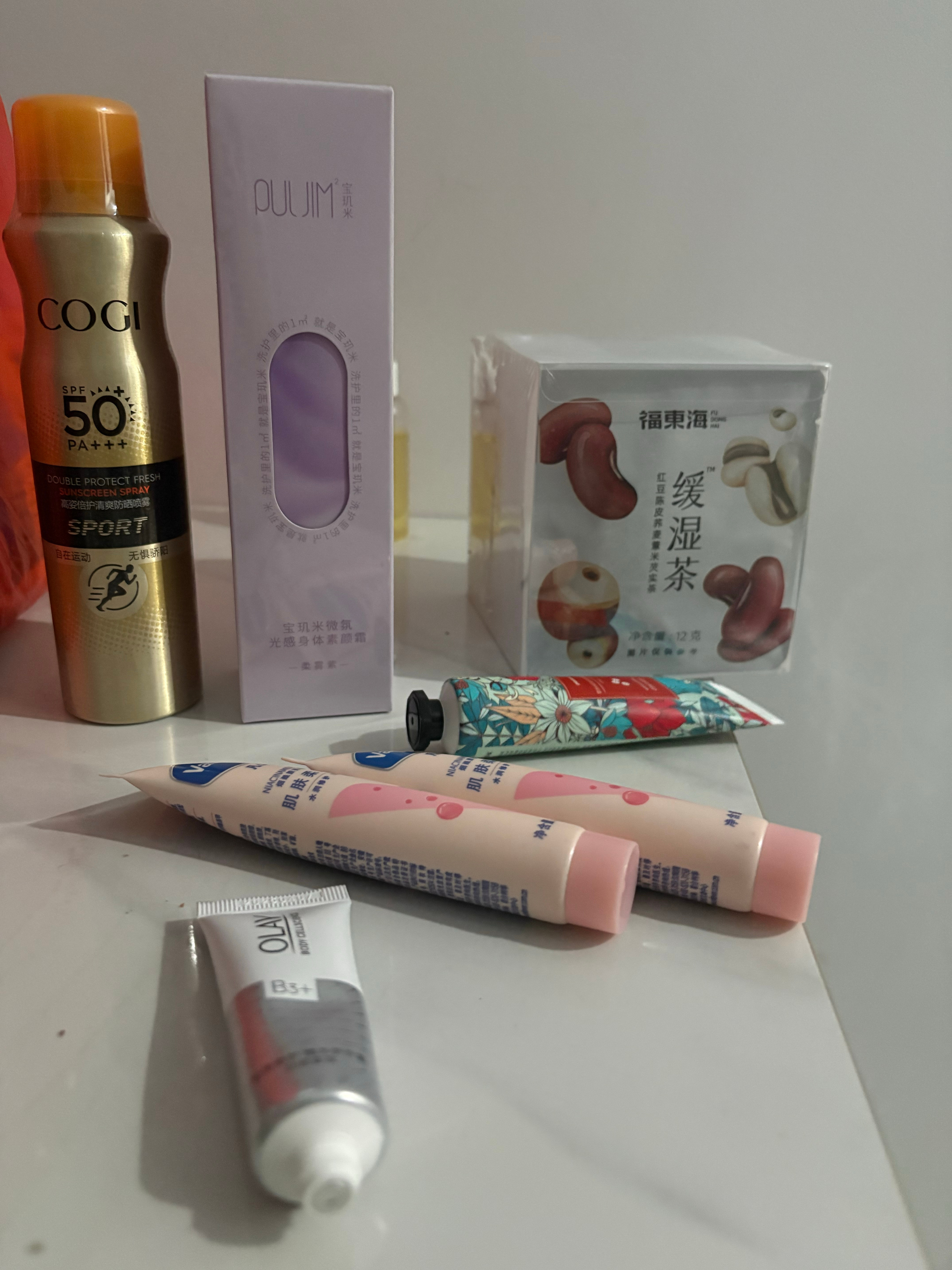 有姐姐的快乐，你们懂不懂小时候我经常穿我姐不要的衣服长大了还能用我姐给我的护肤用