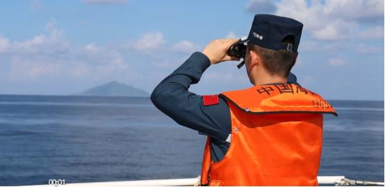 根据中国海警7月20日公布的情况，当天上午9时许，一艘中国海警小型巡逻艇正在仁爱