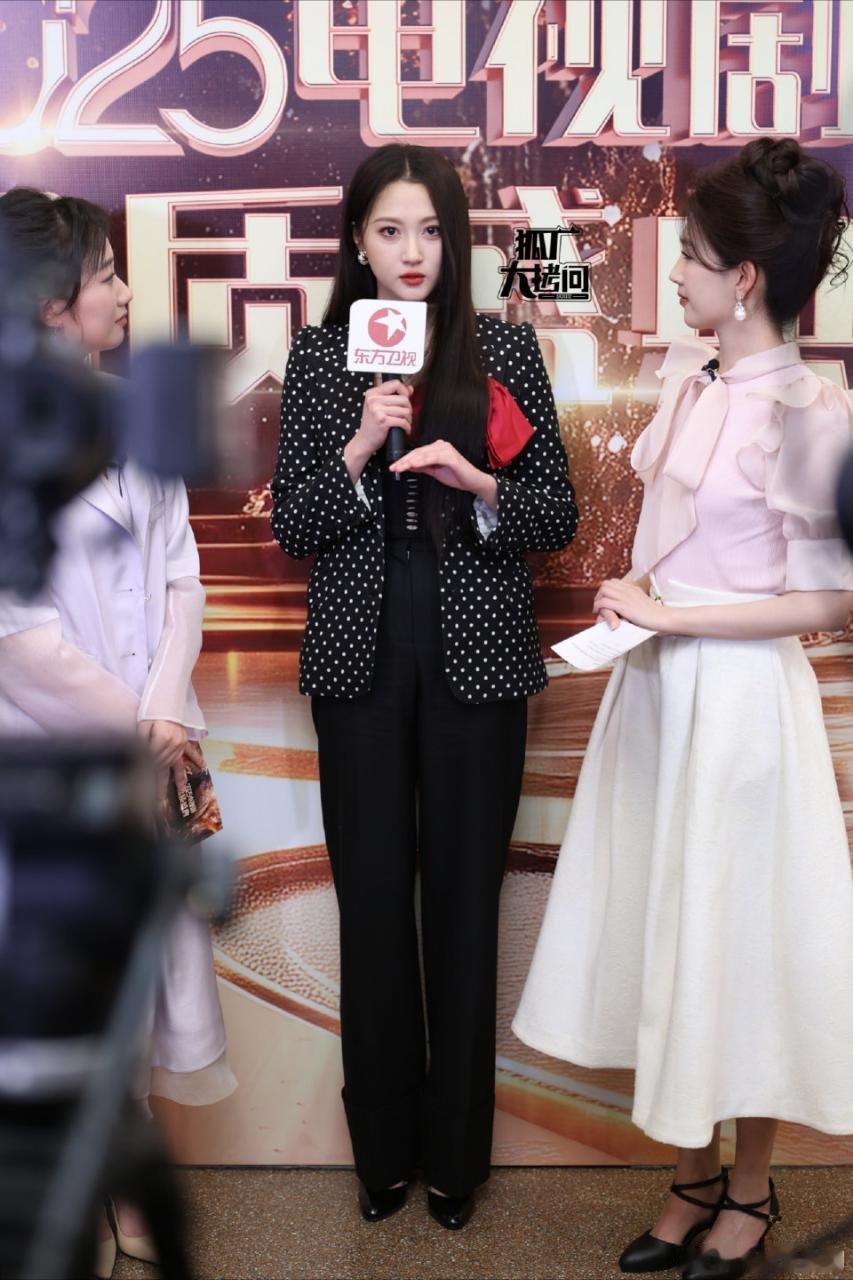 彤姐这一套还不如上一套…… ​​​