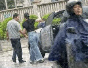 一巴掌两万块！冲动真的是最贵的选择一时的情绪上头，换来远超想象的沉重代价。福建保