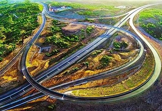 【大柳塔至锦界高速公路暨包茂联络线一期工程】正在抓紧推进，预计2028年建成。全