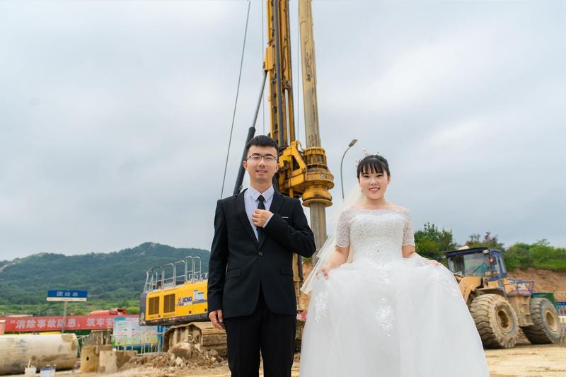 “道理讲得溜溜转，不如递杯热茶端碗饭”这话太对了。就说夫妻相处，很多人总爱讲道理