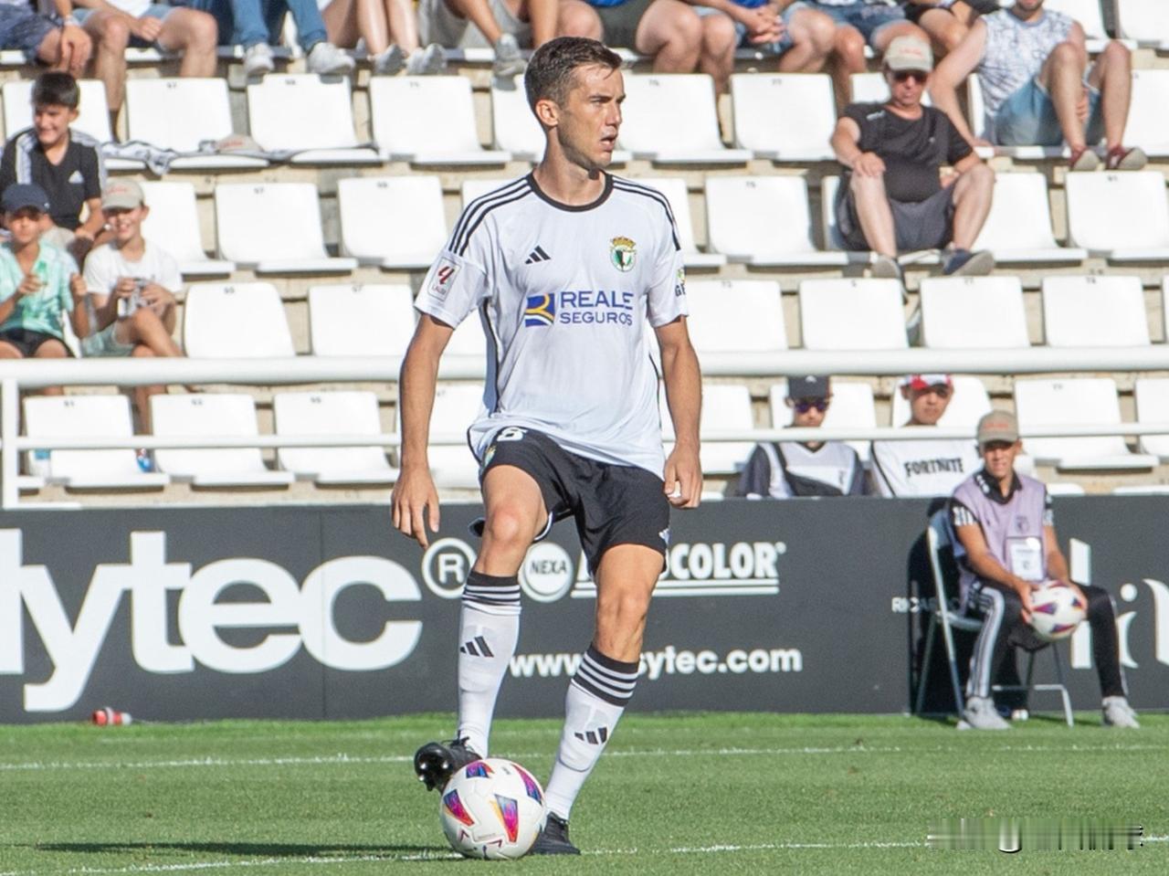 中超绯闻外援---艾托尔·科尔多瓦…据悉天津津门虎又在西乙联赛淘宝了，西乙布尔戈