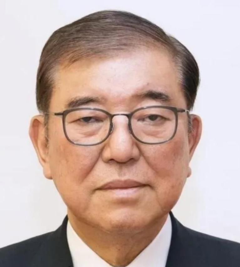 万万没想到，日本前首相一句话，就让日本政客彻底沉默了！他曾公然表示，如果日本敢对