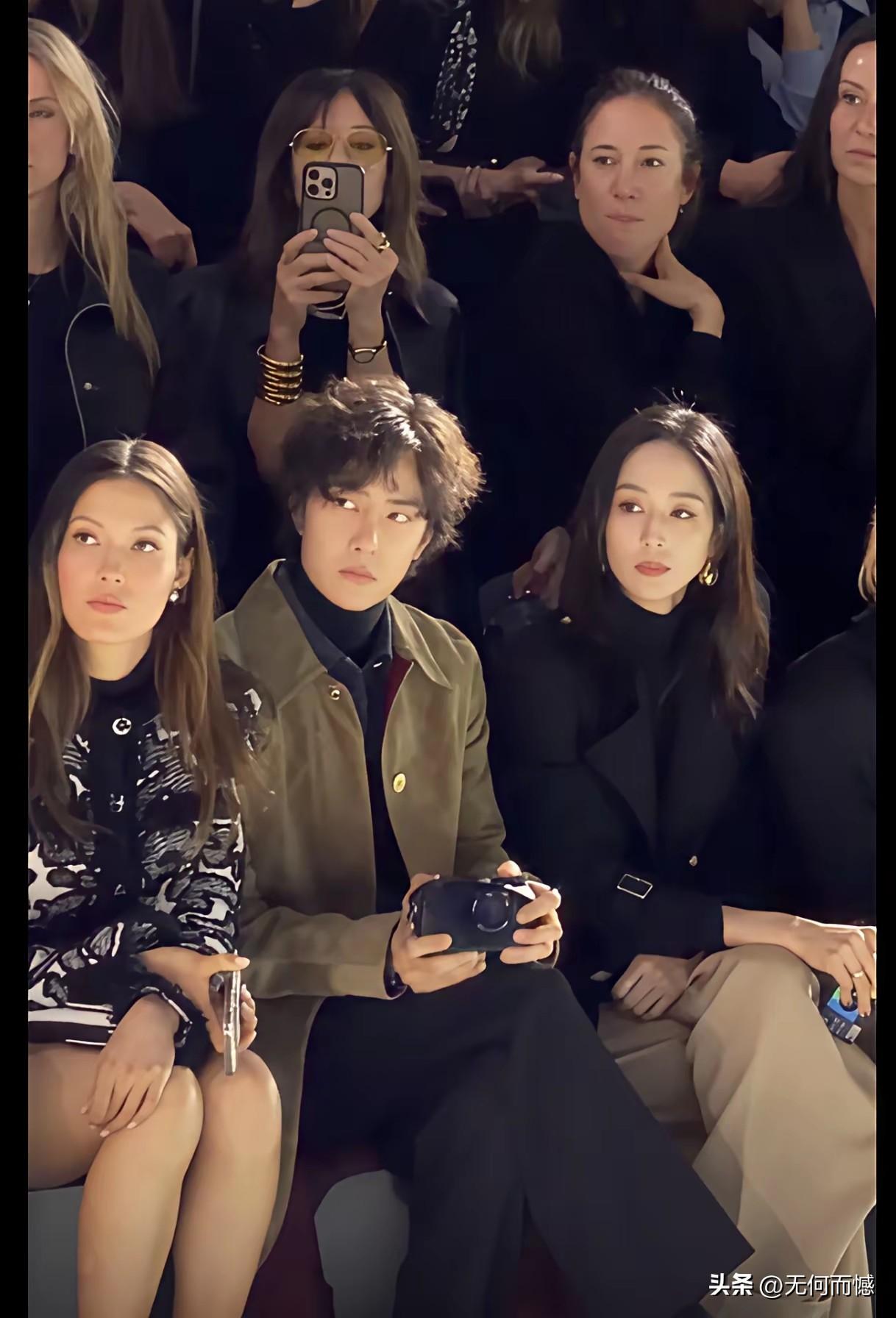 谷爱凌身边的这个小伙，就是大名鼎鼎的王一博，据说这小伙子人气挺高，一九九七年出生