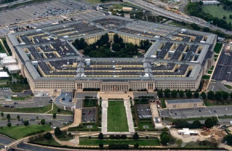 美国军方称，在加勒比海一艘涉嫌走私毒品的船只上，美军发动袭击，造成 3 人死亡。