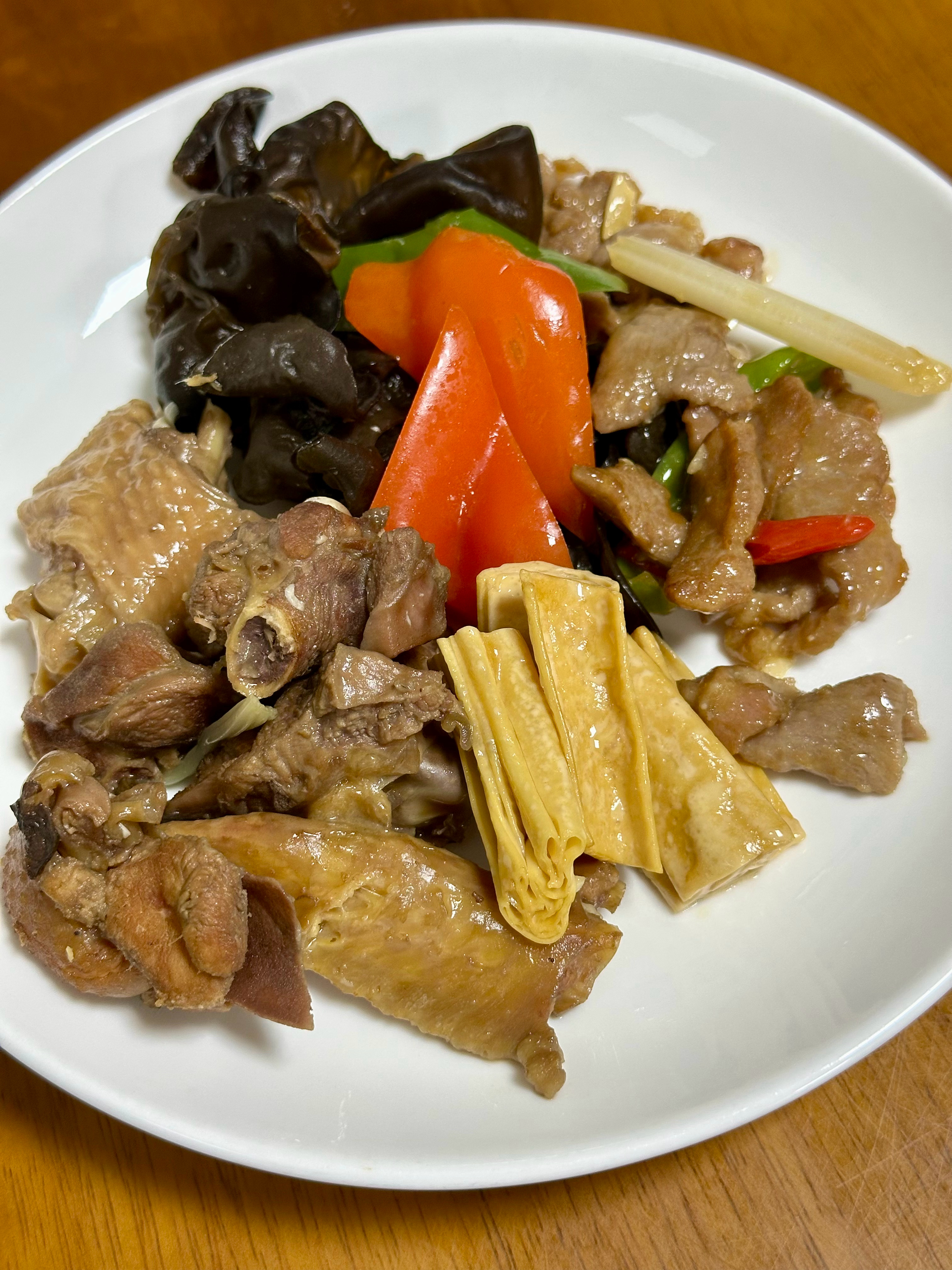 朴素无华的午餐，有米饭下菜真香嗷  成都