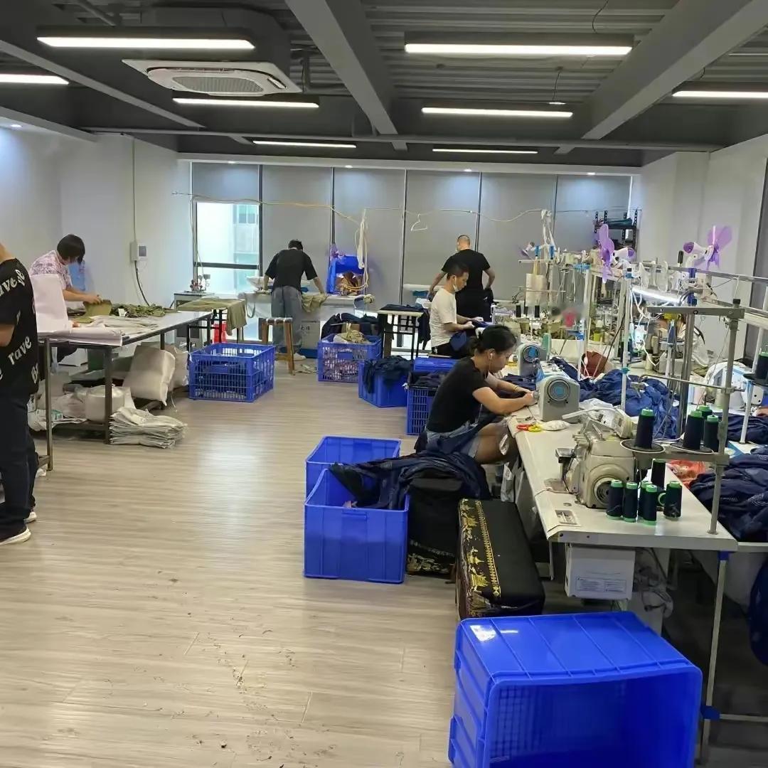 工厂招工难,收入少是主要原因吗?李总县城开了6年服装厂，不缺订单缺工人，因为工资