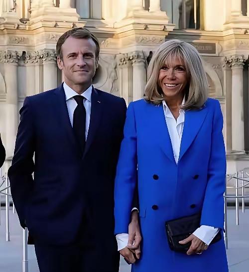 有人说马克龙来中国别带夫人，
嫌她大24岁是前任老师，
怕“丢面子”——这话真的