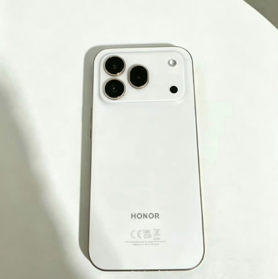 Wow～这就是传说中的荣耀600系列外观？颜值挺不错的