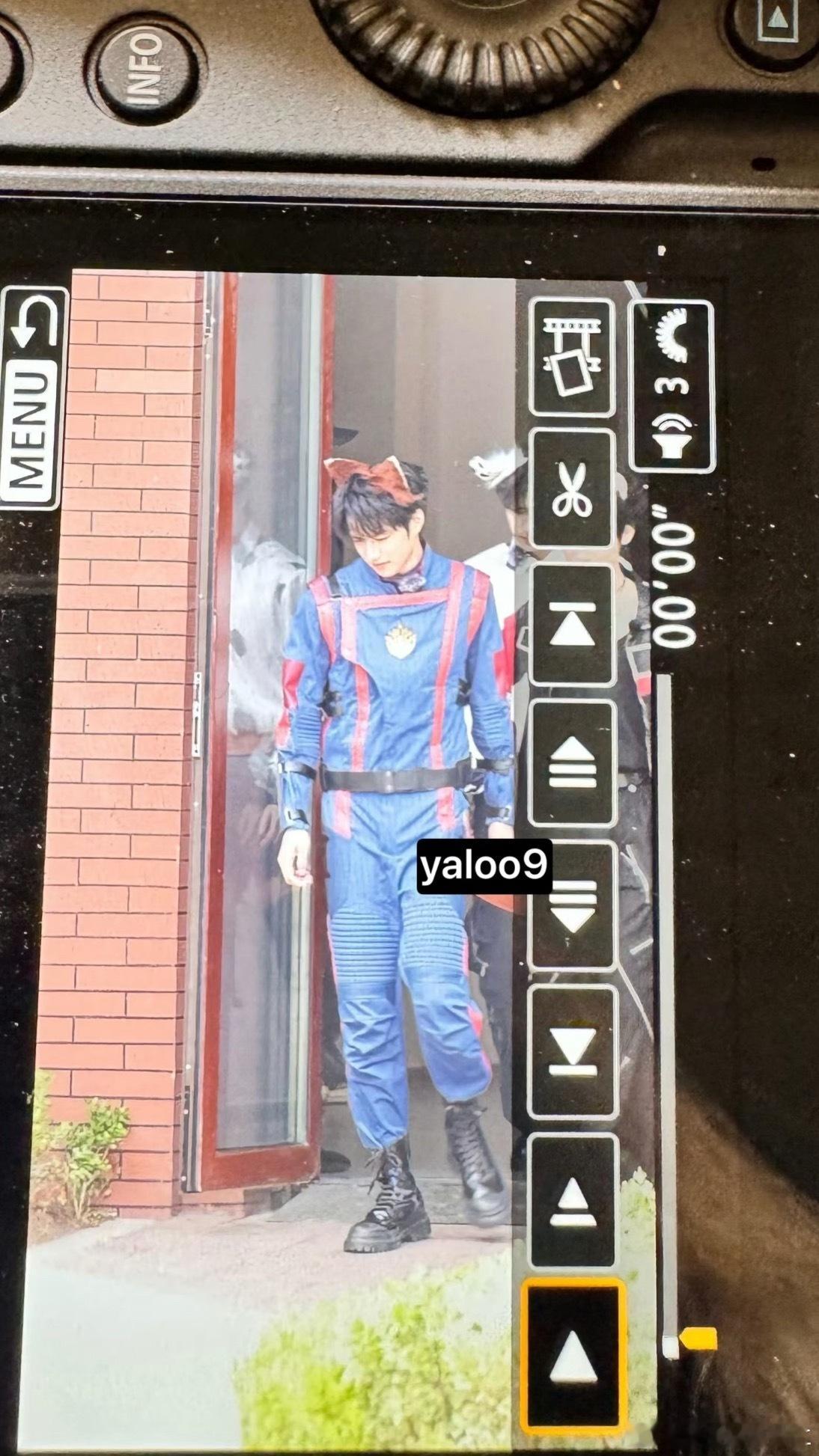 omg看到一个文文全身 ​​​
