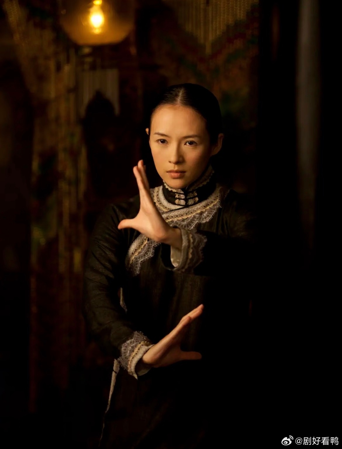 章子怡硬闯天家 从《我的父亲母亲》到国际影坛🎬，章子怡完成了华丽蜕变！坚守初心