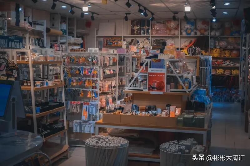 电商和实体店哪个对社会促进更好? 电商和实体店都对社会有促进作用，很难说谁更好。