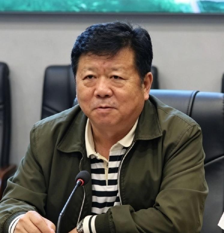 杨有林只是南京经开区管委会，一个常务副主任，贪了22亿，不是说正主任就更多，而是