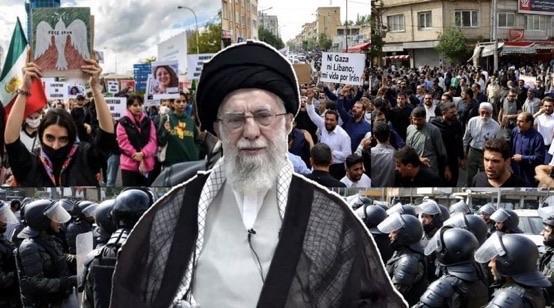 大规模电网故障导致伊朗首都及16个省份陷入黑暗
人群涌上街头，高喊“独裁者去死”