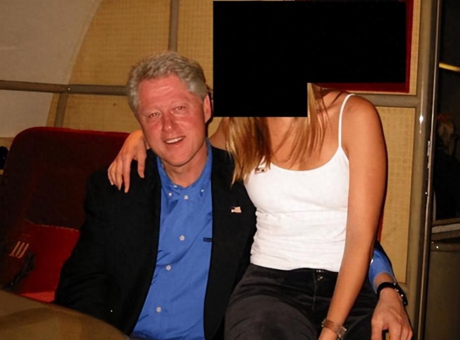 【爱泼斯坦文件曝光，克林顿特朗普“口水战”升级】美媒报道，美国司法部公布数十万页