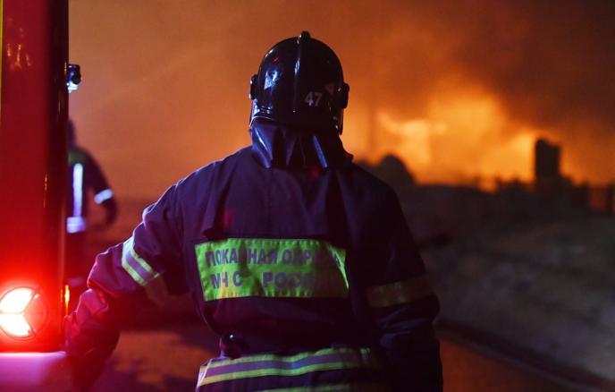 坦波夫卡港油罐明火已被扑灭 为彻底消除火情，正在持续进行冷却工作

克拉斯诺达尔