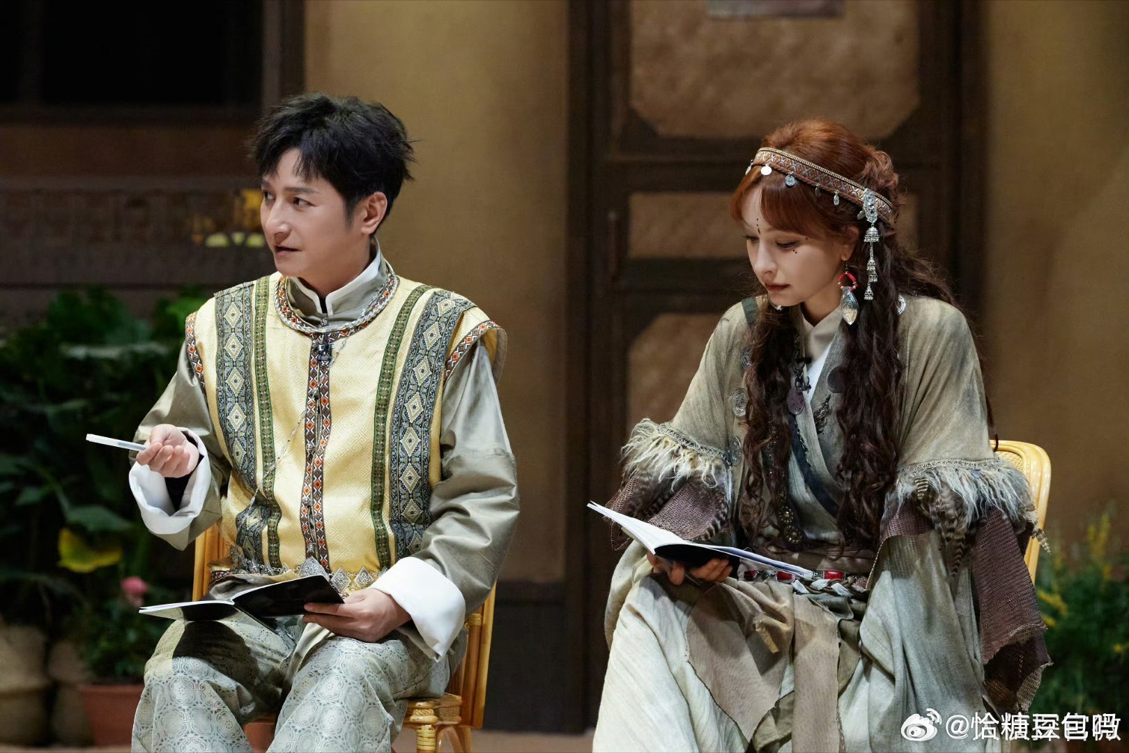 李维嘉做了同款围裙给吴昕大侦探 一直站维嘉昕兄妹线，结果大侦探直接给我喂糖，同款