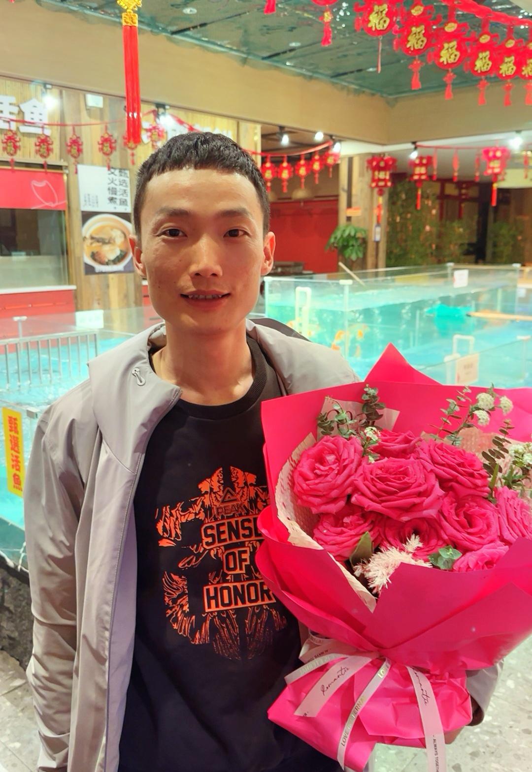 邓南：以匠心打造长沙南三毛金牌卤虾大王

文/中国湘菜文化大师  邓杰

近几年