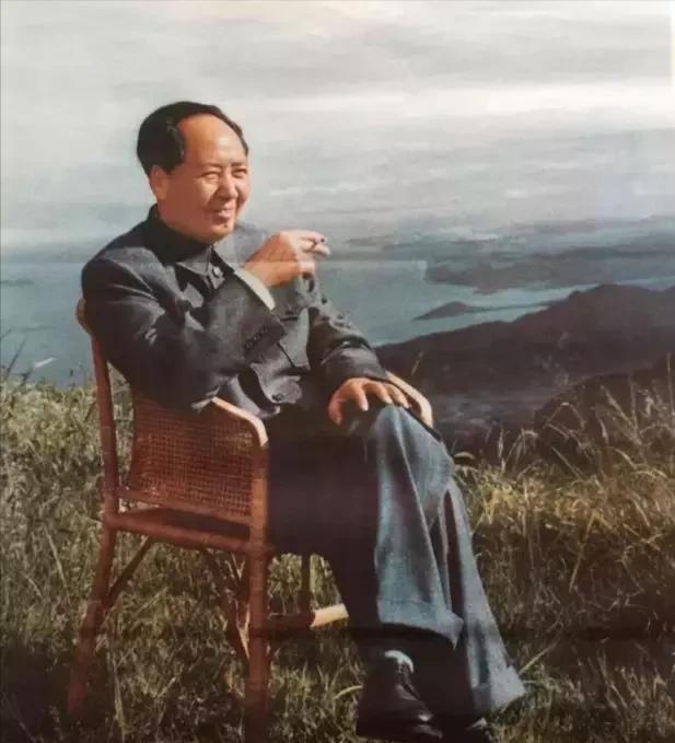 1959年毛主席在庐山与周小舟聊天时坦言，自己40岁以前脾气一直很大，常因肝火旺