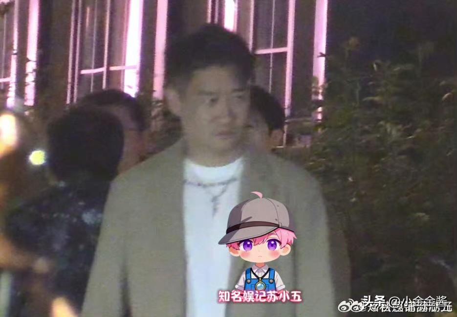 曹云金，连夜冲上热搜。

6月14日，40岁的曹云金，冲上热搜，这一次，不是因为