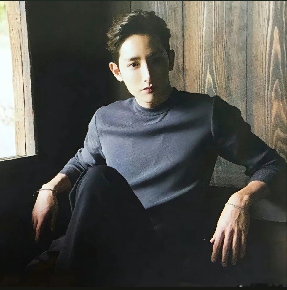 既是冷脸萌也是萌脸烧