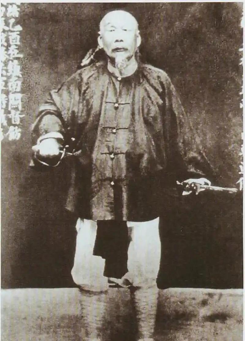 冯子材建立一生最大的功业时，他已是年近七旬的老人。

1885年3月，广西边境。