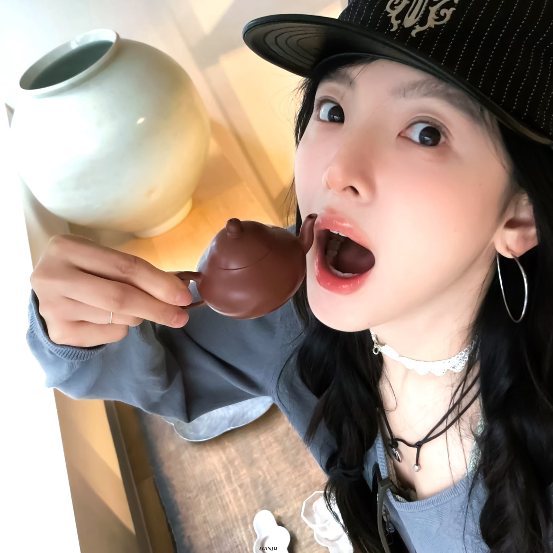 章若楠头像更新🖤 ​​​