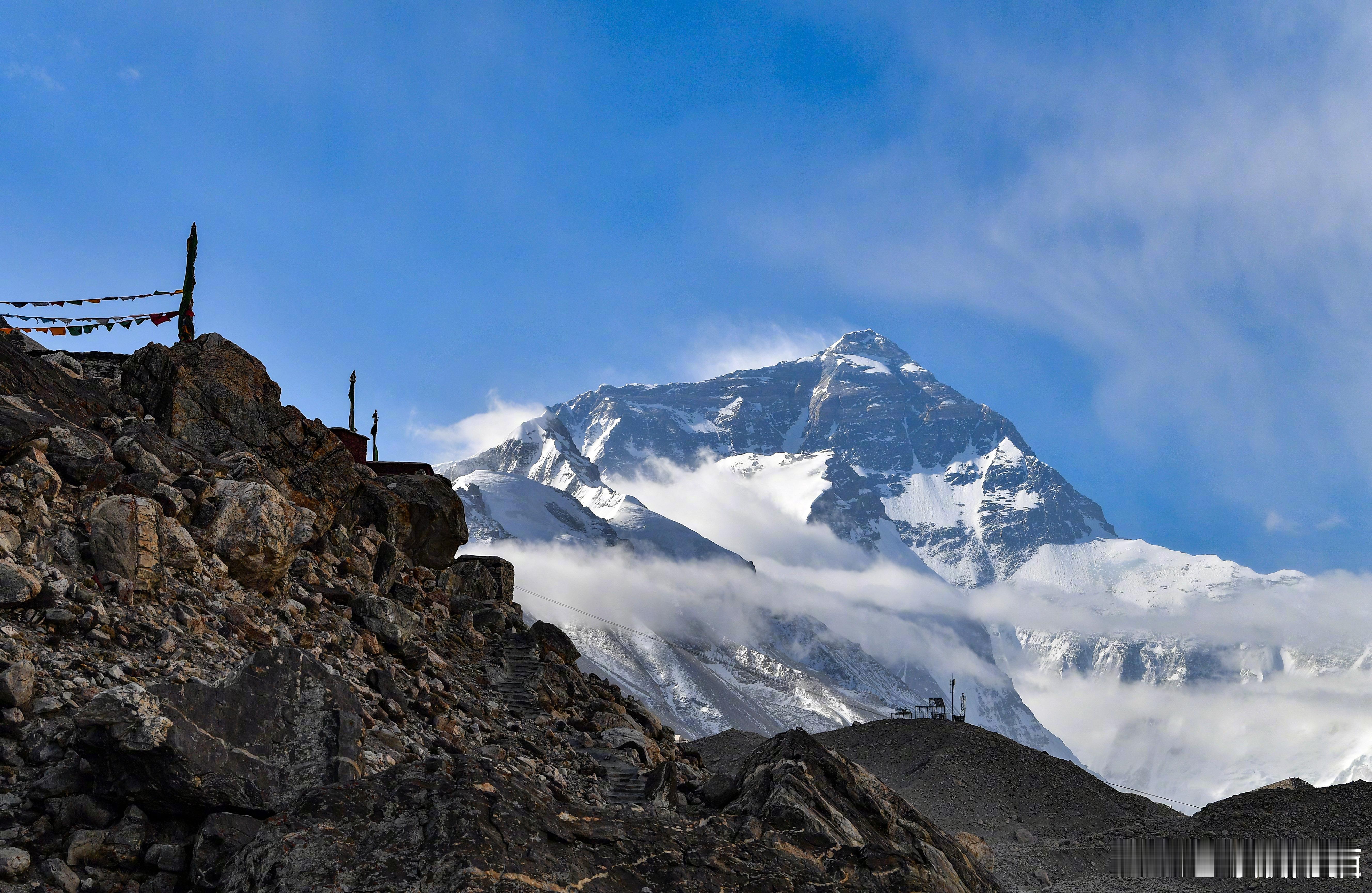 #牧民转行快递员一人坚守4000米高原#这就是属于他的责任感，非常的让人佩服。 