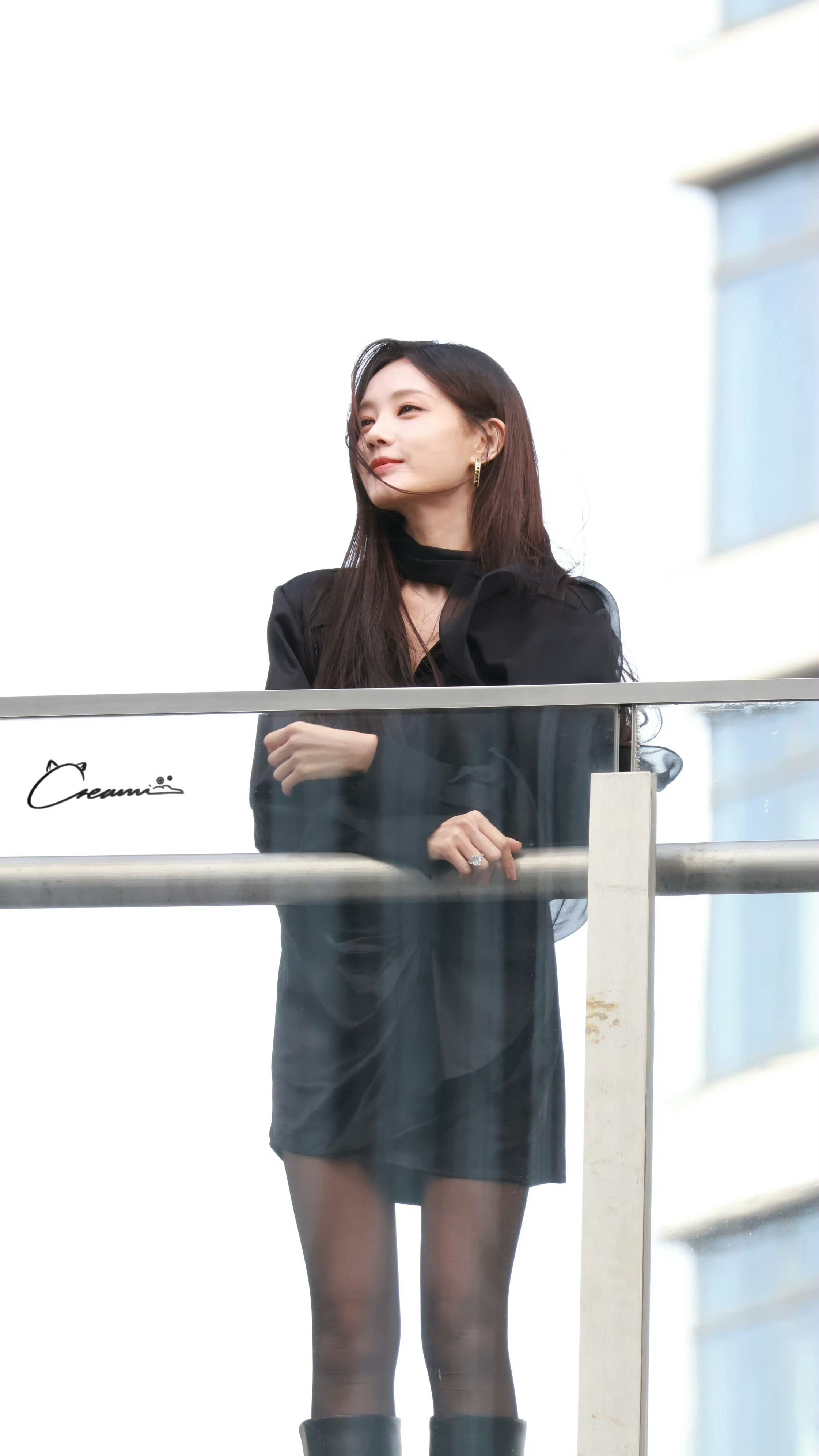李一桐新剧美人余路透，余梦黑丝造型好美⚫️ 