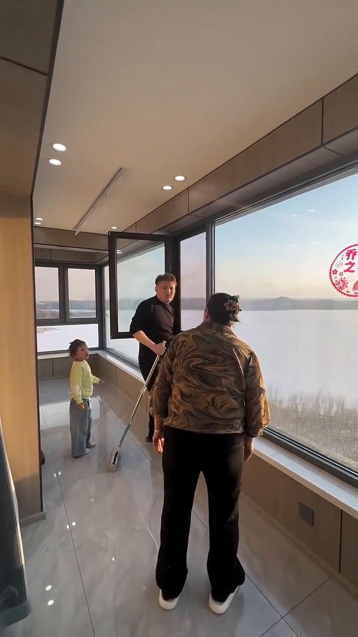 哎呦我的妈，哈哈哈哈。