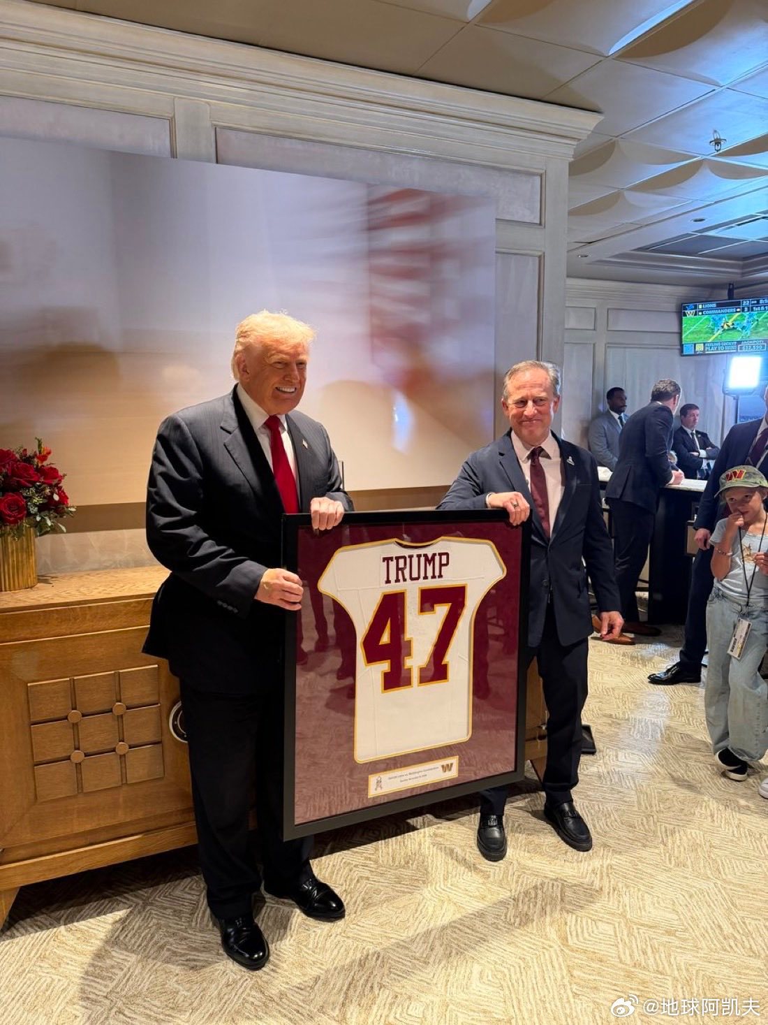 ‼️华盛顿指挥官队（Washington Commander）老板送给特朗普总统