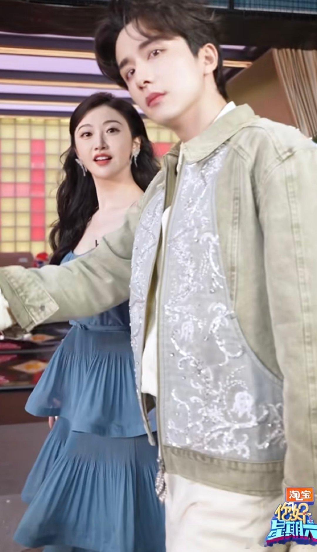 景甜张新成牵手回眸秒了 张新成一把霸气拉走景甜你好星期六牵手回眸瞬间封神！甜度超