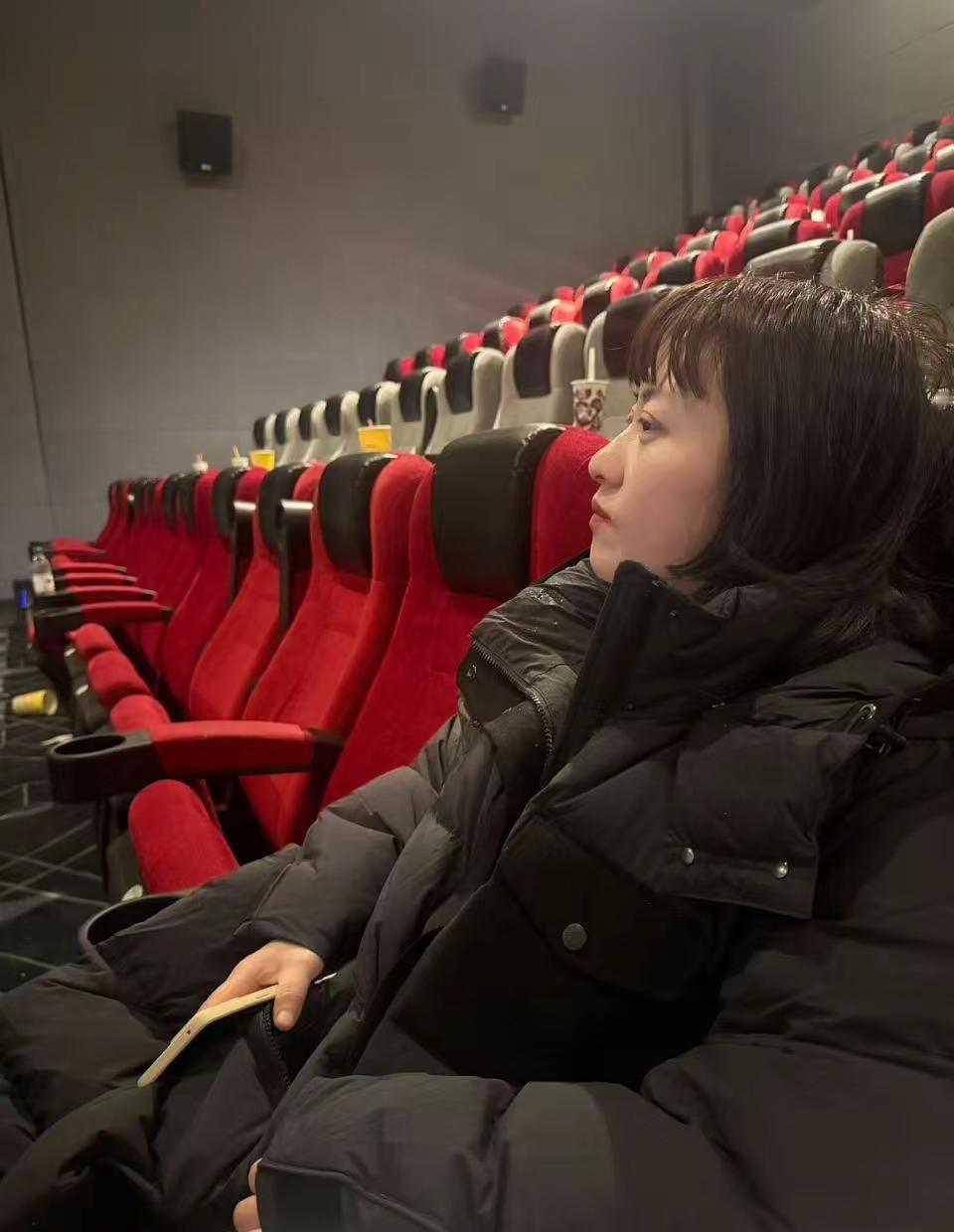 老己，新的一年，愿你平静地爱这不确定的生活，人静心安，物简知足，在喜欢的状态里做